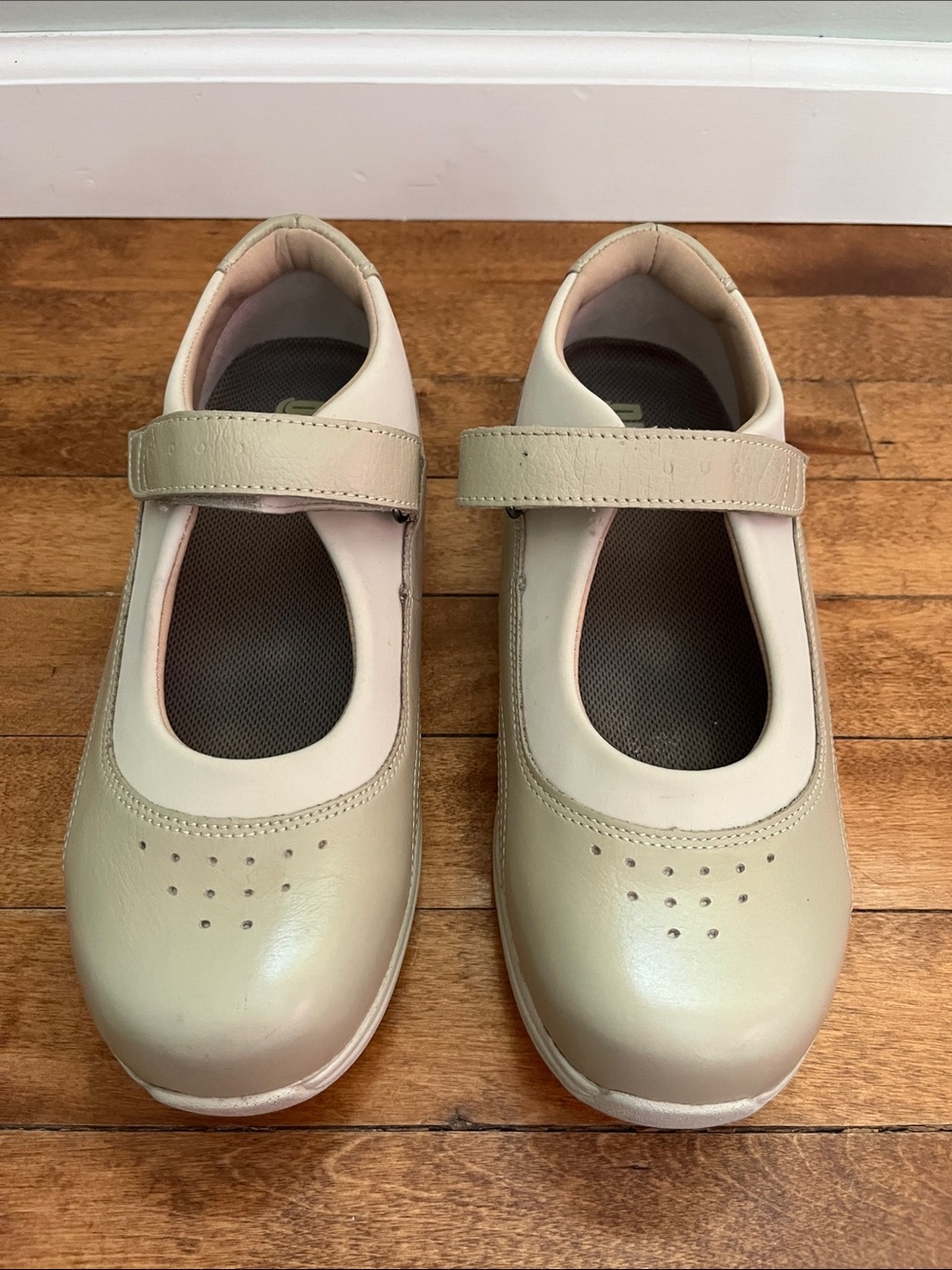 Drew Rose Mary Jane Shoes 8W Bone Soft Pebble Leather Orthopedic Comfort - Picture 2 of 13